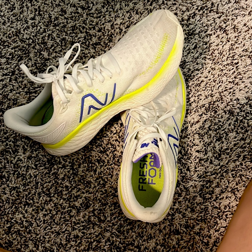 New Balance Fresh Foam Women’s 9.5 Sea Salt Electric Athletic Running Shoe